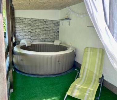 Nagykanizsa House | Nika nyaraló jakuzzival