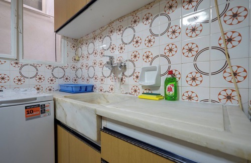 Nikaia Apartment | Nikaia One-Bedroom Comfort for 4 by ΜΡS