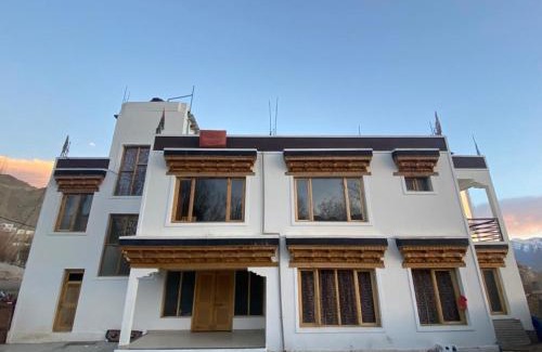 Leh Hotel | Nima's Villa