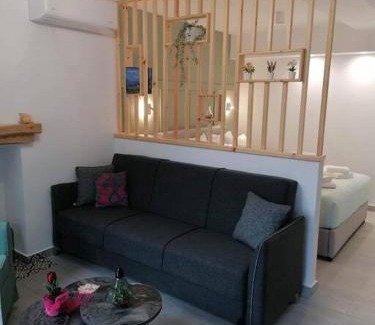 Loutraki Apartment | Nina’s Garden