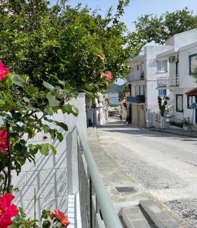 Loutraki Apartment | Nina’s Garden