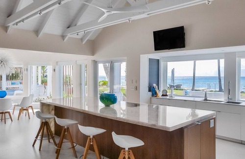 Leeward Settlement Villa | Nine bedroom Villa - Upper Grace Bay