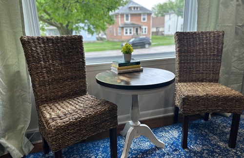 DeKalb House | NIU Coporate and Business Travel Long Term Stays Welcome! 4 BD 3 BA