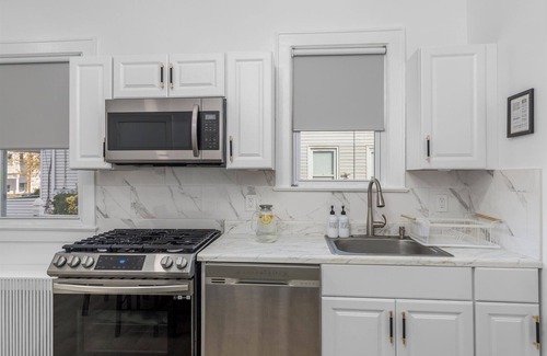 Passaic House | NJ's Cozy Casa Oasis - Entire home for groups/families!