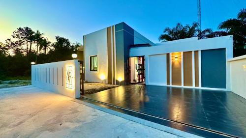 Tha Sala House | NKR Poolvilla