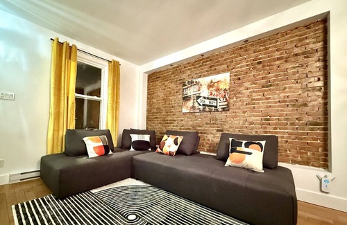 Vieux-Limoilou Apartment | nLarge Apartment in Limoilou