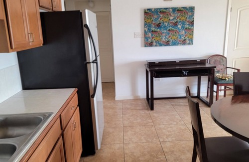 Frigate Bay Apartment | nLovely apartment, five minutes from the Marriot resort, beach, restaurants.