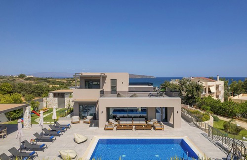 Kato Galatas Villa | nMagnificent Seafront LuxVillas|Large Groups|20 Guests|Sauna,Jacuzzi,H.Pool&Gym