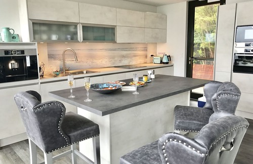 Totara North Cabin | No.1 in far North Whangaroa Top Luxury- Cosy retreat "Kauri Hill Estate" Lodge