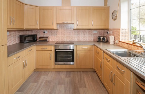 Betws-Y-Coed Cottage | NO 1 RAILWAY COTTAGES, family friendly, with a garden in Betws-Y-Coed