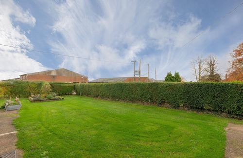 Swaffham Apartment | No 1 , Sparham Hall - sleeps 5 guests in 3 bedrooms