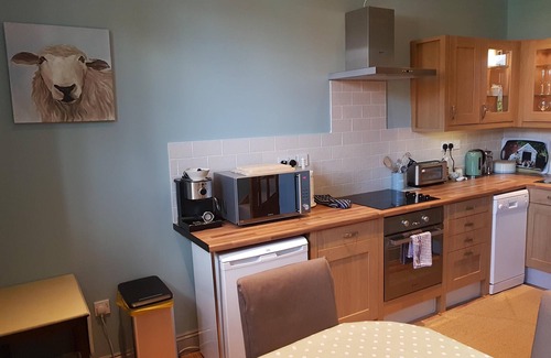Breedon on the Hill Cottage | No.2 Meynell Mews king/twin room