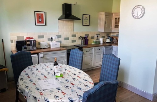 Breedon on the Hill Cottage | No.2 Meynell Mews king/twin room