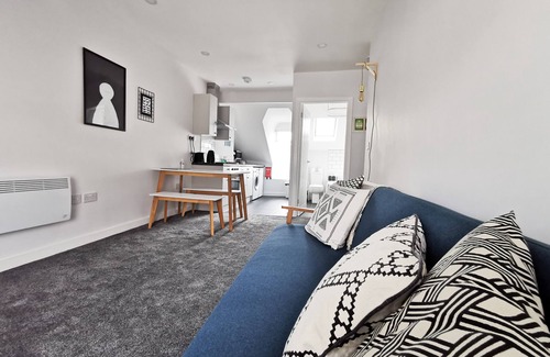 Roath Apartment | No.3 Richmond Apartments by Switchback Stays