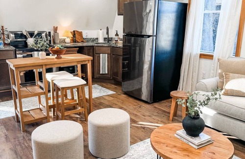 Corning House | No. 3537 Light & Airy Cozy Loft