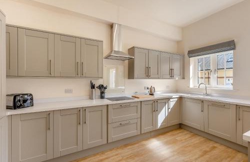 Felton House | No 6 - Doncaster Cottage - Uk47942