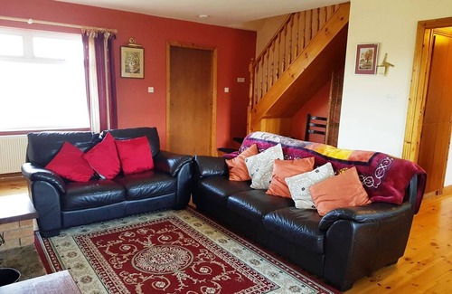 Connemara House | No 6 Glynsk Cottages, Cashel