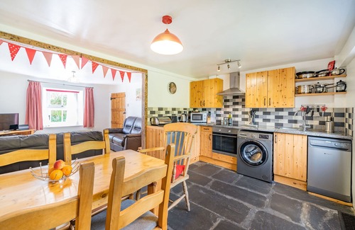 Spark Bridge Cottage | NO. 7, family friendly, character holiday cottage in Spark Bridge