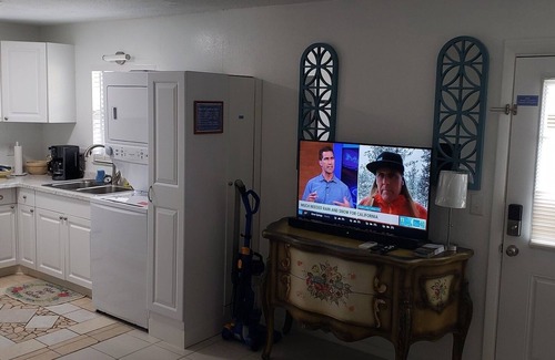 Ocala Apartment | No additional fees expect a small one for pets. Minutes from downtown Ocala.
