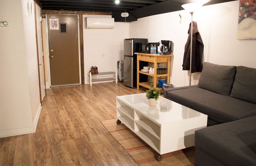 Petworth Apartment | ★"No Contact" Studio w/Own Entrance & Free Parking close metro bus downtown