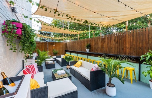 Petworth Apartment | ★"No Contact" Studio w/Own Entrance & Free Parking close metro bus downtown
