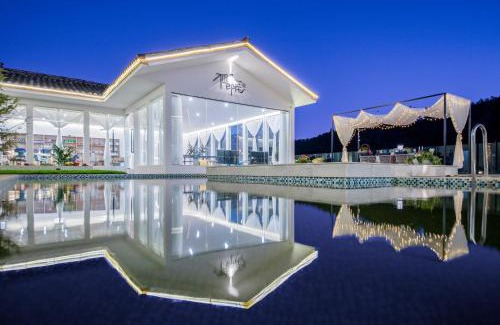 Guandu House | No Flowers Boutique Hostel