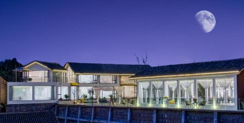 Guandu House | No Flowers Boutique Hostel