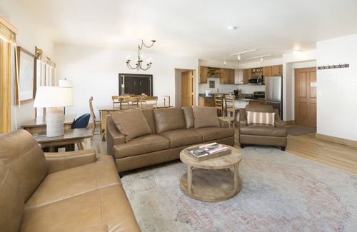 River Run Condo | No MGMT Fees! Renovated 2 Bdrm in River Run!