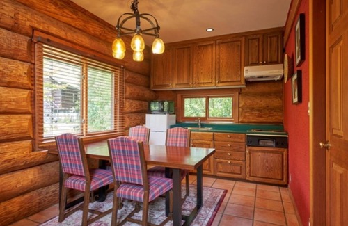 Shima Hotel | No pets allowed 4bed traditional cottage | Bre/Shima Mie