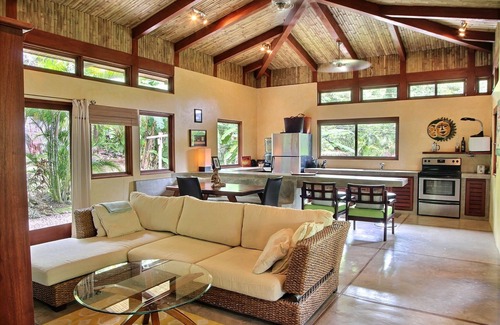 Playa Hermosa Cobano House | No roads to cross or hills to hike! A 3 min walk to exquisite Hermosa Beach!