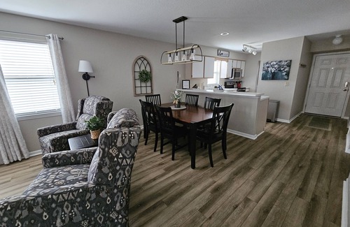 Table Rock Condo | NO STAIRS~Gated Resort~Great Location~Pointe Royale~Indoor/Outdoor Pools~Golf
