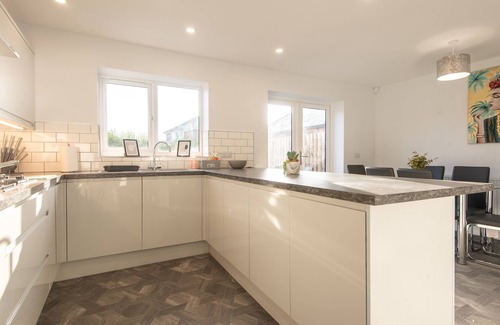 Doncaster Apartment | No203, 3 bed House/parking, sleeps 6 in Doncaster