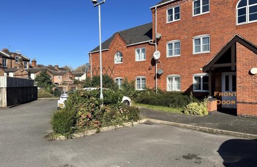 Leamington Spa Apartment | No56 - 2-bed Boutique Apartment - Hosted by Hutch Lifestyle