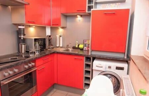 Nordstadt Apartment | Noahs Home: New, top equipment, balcony, 5min->Cent.