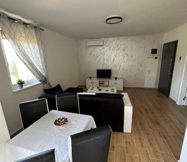 Veliko Gradiste Apartment | Nobus Vila jezero