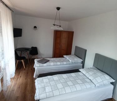 Leszno House | Noclegi Venus