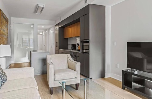 NoMa House | NoMa Office District Nearby| Private Desk + Free Wi-Fi | Gym | DC