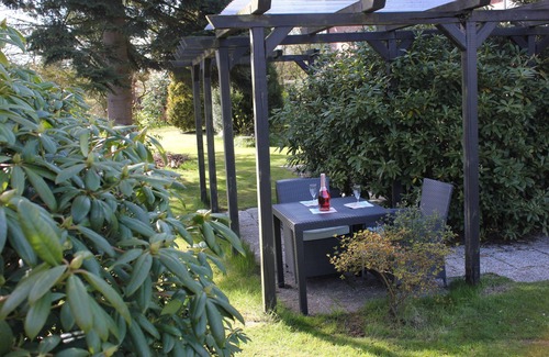 Nenndorf Apartment | Non smoking apartment in the maritime flair garden with beach chair bicycle WiFi