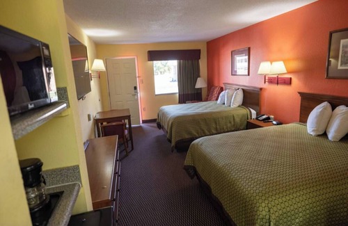 Hawkinsville Apartment | NON SMOKING DOUBLE SUITE #4