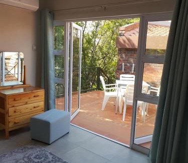 Waterkloof Glen Apartment | NOOii - Flatlet