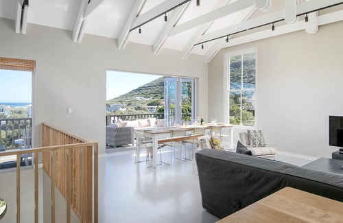 Noordhoek Villa | Noordhoek Beach Villa - solar backup power