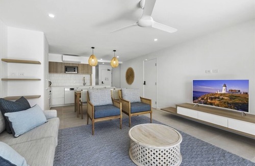 Sunshine Coast Apartment | Noosa Absolute Beachfront Deluxe Apartments