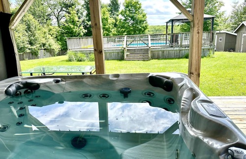Grey Highlands Cottage | Nordic Nook: Family Retreat with Salt Pool