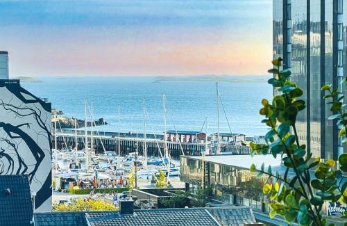 Bodo Apartment | Nordic Style City Apartment with Sunny Marina Views