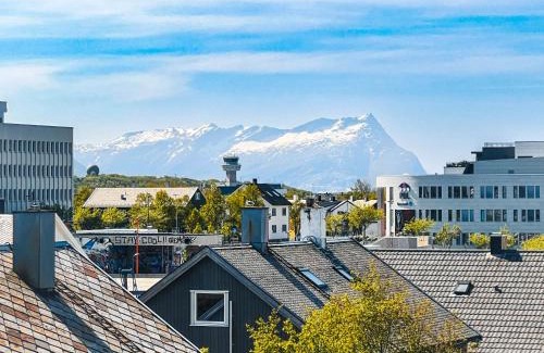 Bodo Apartment | Nordic Style City Apartment with Sunny Marina Views