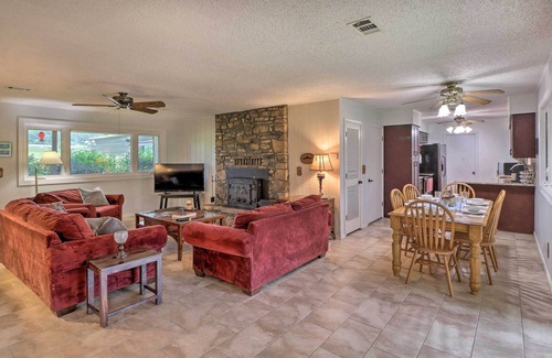 Norfork House | Norfork Getaway: Walk in White River Access!