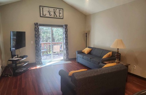Calico Rock Cabin | Norfork Lake Cabin, 1 minute from Jordan Recreation Area and Jordan Marina
