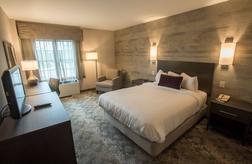 Blue Bell Hotel | Normandy Farm Hotel and Conference Center