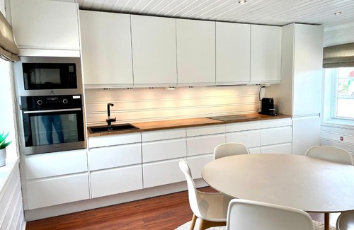 Stamsund House | NorSpan Lodge - Lofoten with Seaview
