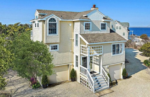 North Beach House | North Beach LBI Bayview Open Concept Home- Just 7 houses from the Beach